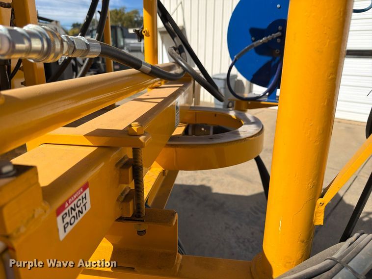 image for item FP3537 Kelly-Creswell 2000L paint striping machine