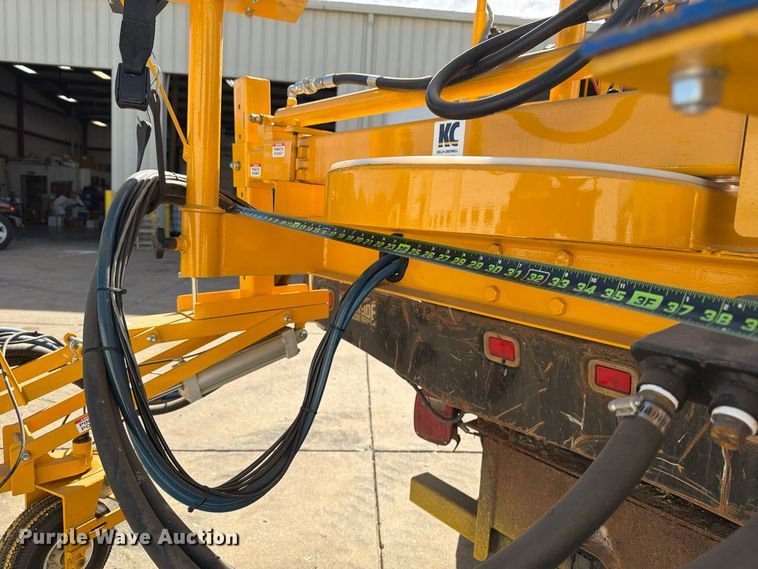 image for item FP3537 Kelly-Creswell 2000L paint striping machine