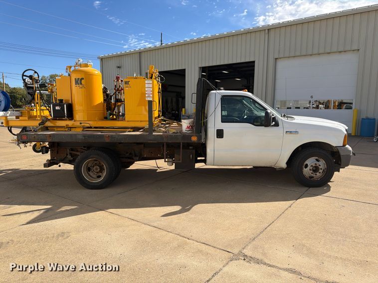 image for item FP3538 2005 Ford F350 Super Duty XL flatbed pickup truck