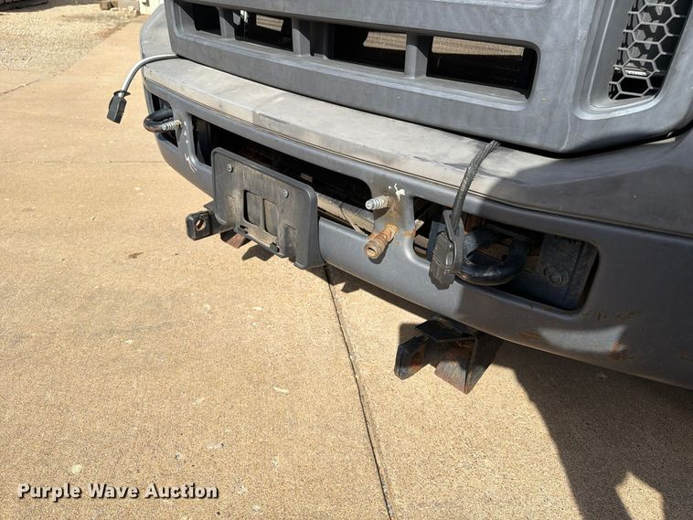 image for item FP3538 2005 Ford F350 Super Duty XL flatbed pickup truck