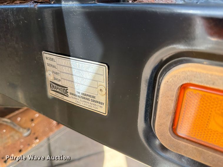 image for item FP3538 2005 Ford F350 Super Duty XL flatbed pickup truck
