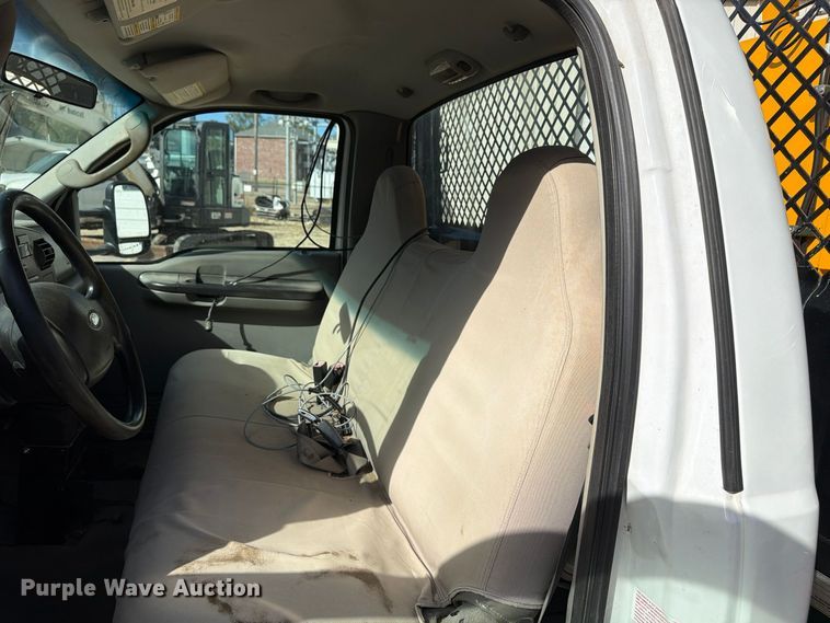 image for item FP3538 2005 Ford F350 Super Duty XL flatbed pickup truck