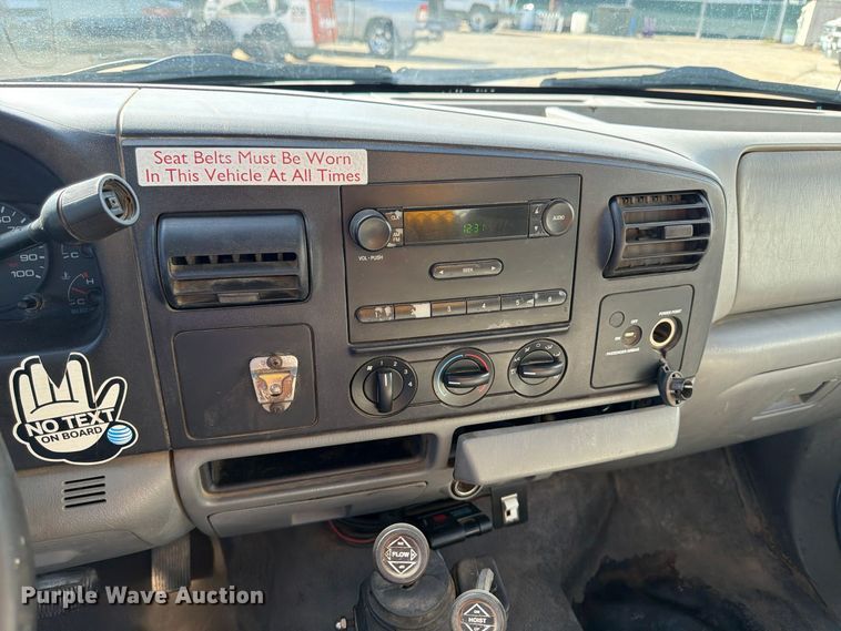 image for item FP3538 2005 Ford F350 Super Duty XL flatbed pickup truck