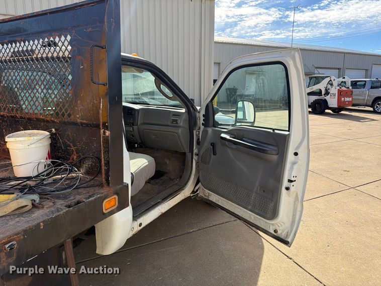 image for item FP3538 2005 Ford F350 Super Duty XL flatbed pickup truck