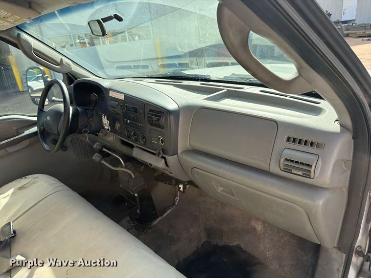 image for item FP3538 2005 Ford F350 Super Duty XL flatbed pickup truck