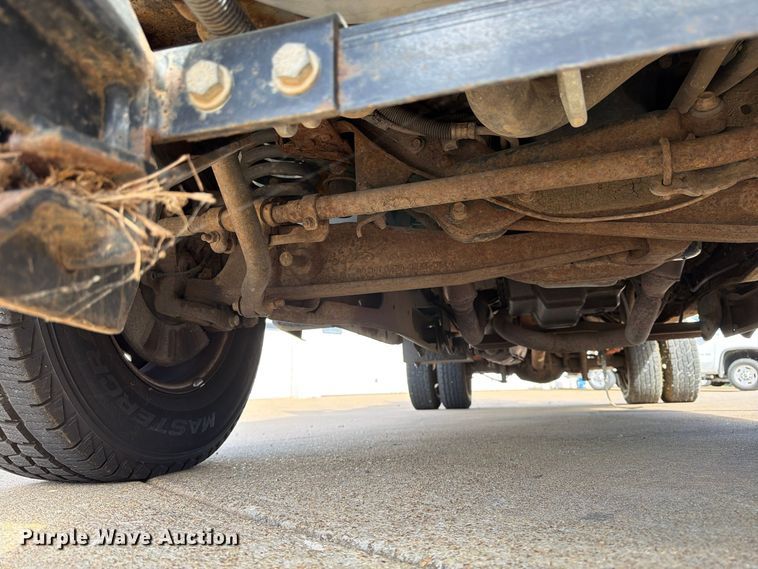 image for item FP3538 2005 Ford F350 Super Duty XL flatbed pickup truck