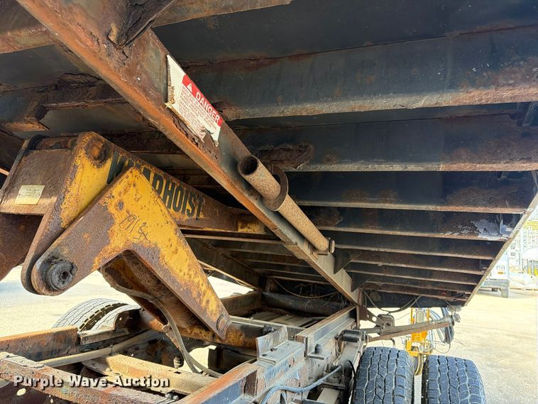 image for item FP3538 2005 Ford F350 Super Duty XL flatbed pickup truck