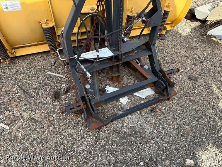 image for item FP3538 2005 Ford F350 Super Duty XL flatbed pickup truck