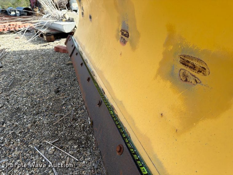 image for item FP3538 2005 Ford F350 Super Duty XL flatbed pickup truck