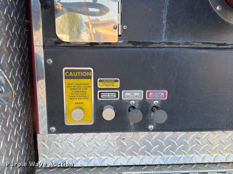 image for item FP4076 1995 Pierce  pumper fire truck