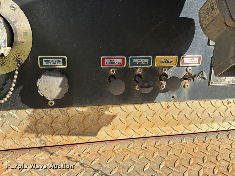 image for item FP4076 1995 Pierce  pumper fire truck