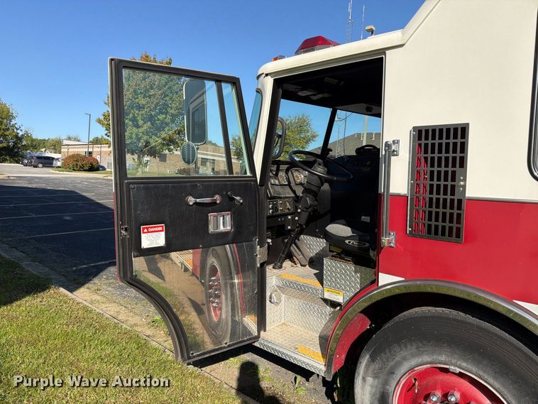 image for item FP4076 1995 Pierce  pumper fire truck
