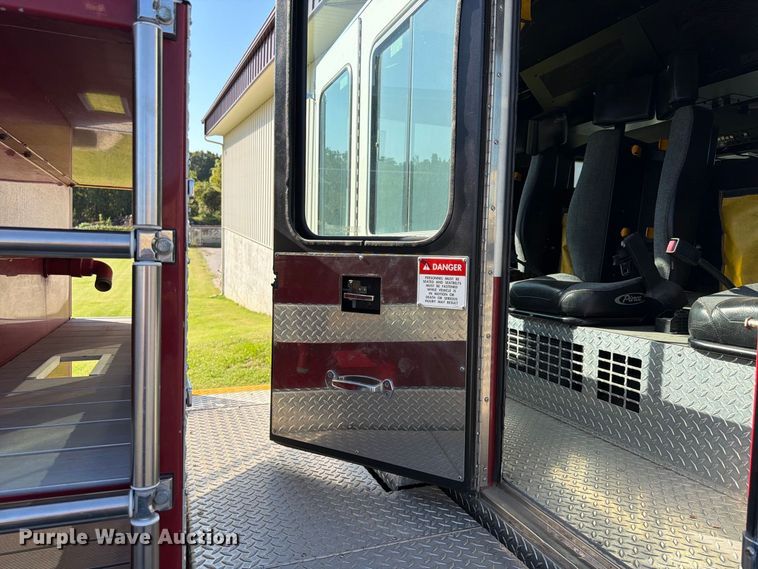 image for item FP4076 1995 Pierce  pumper fire truck