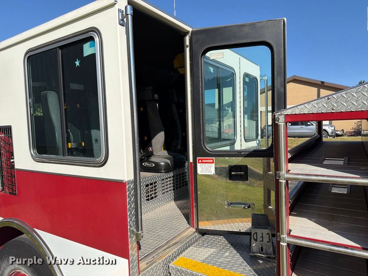 image for item FP4076 1995 Pierce  pumper fire truck