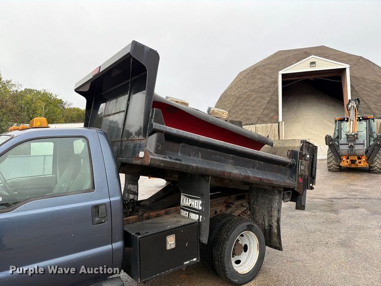 image for item FT6479 2007 Ford F450 Super Duty XL dump truck