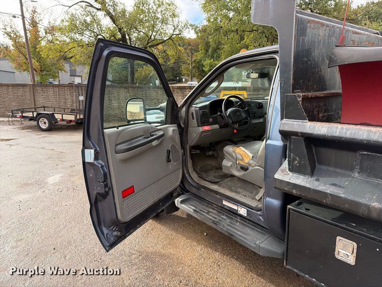 image for item FT6479 2007 Ford F450 Super Duty XL dump truck