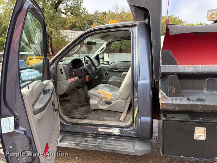 image for item FT6479 2007 Ford F450 Super Duty XL dump truck