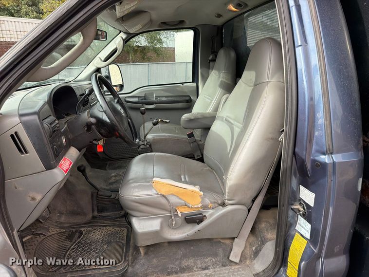 image for item FT6479 2007 Ford F450 Super Duty XL dump truck