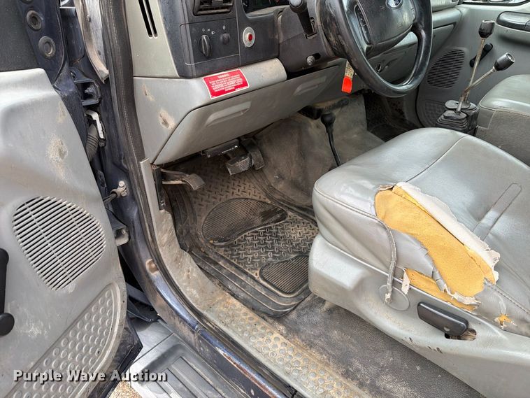 image for item FT6479 2007 Ford F450 Super Duty XL dump truck