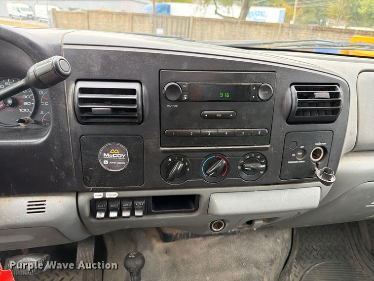 image for item FT6479 2007 Ford F450 Super Duty XL dump truck