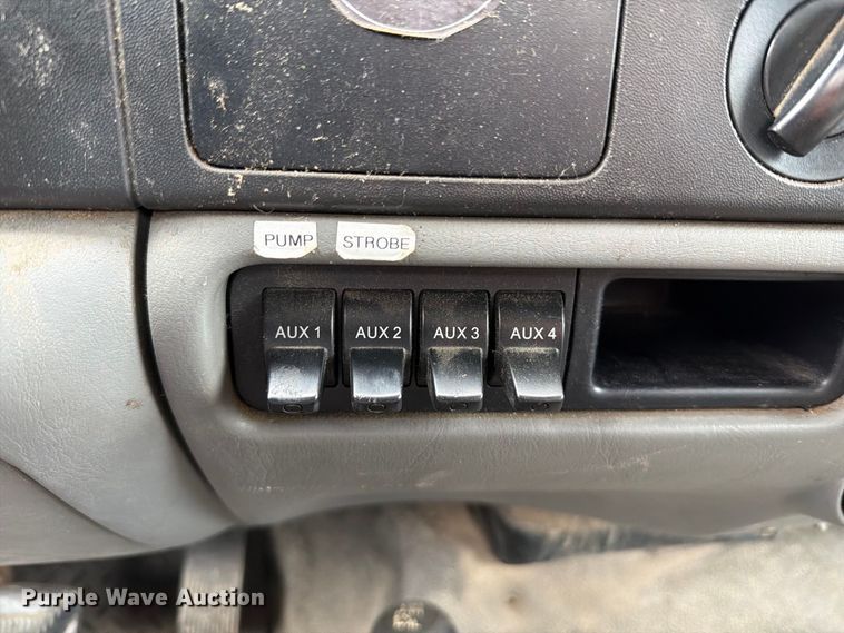image for item FT6479 2007 Ford F450 Super Duty XL dump truck