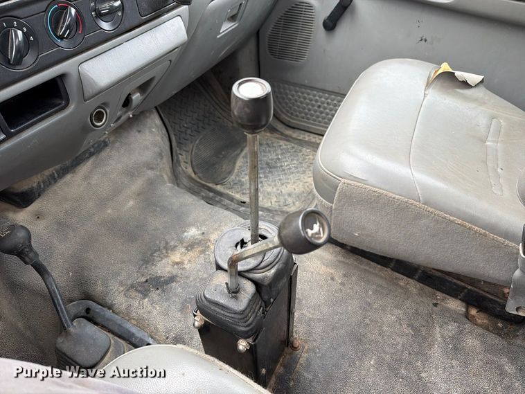 image for item FT6479 2007 Ford F450 Super Duty XL dump truck