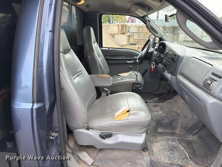 image for item FT6479 2007 Ford F450 Super Duty XL dump truck