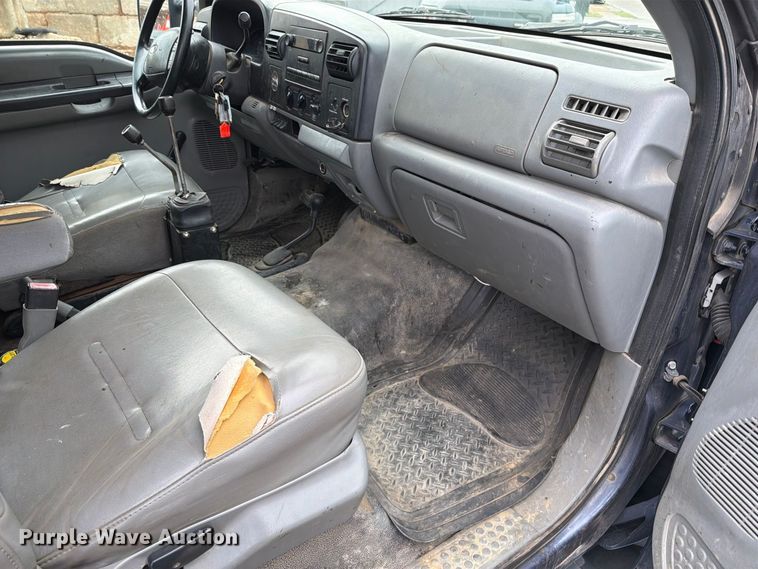 image for item FT6479 2007 Ford F450 Super Duty XL dump truck