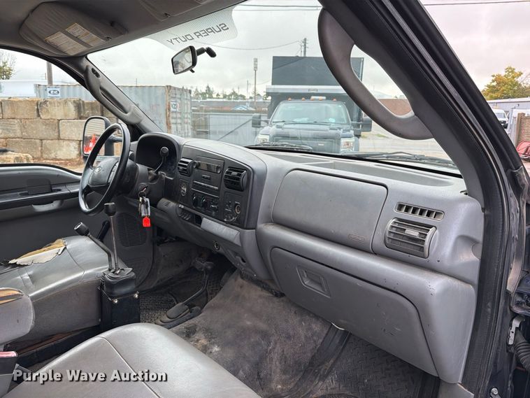 image for item FT6479 2007 Ford F450 Super Duty XL dump truck