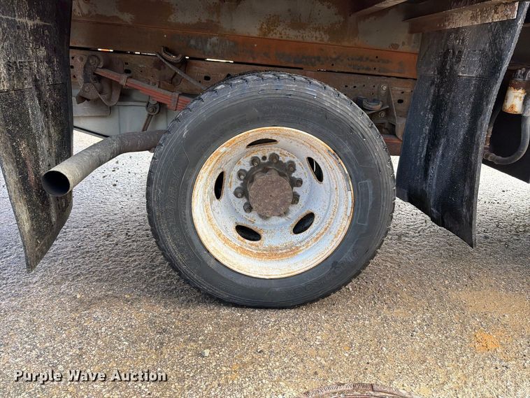 image for item FT6479 2007 Ford F450 Super Duty XL dump truck