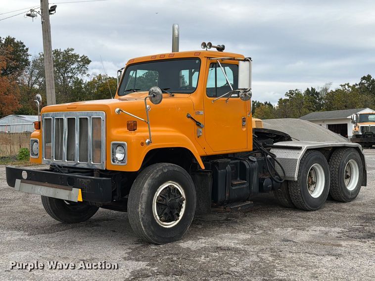 image for item FT6484 1989 International F-2575 semi truck