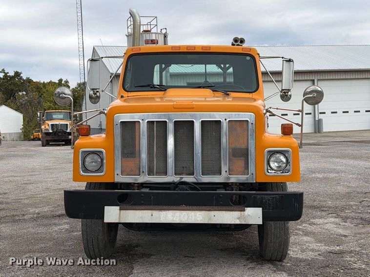 image for item FT6484 1989 International F-2575 semi truck