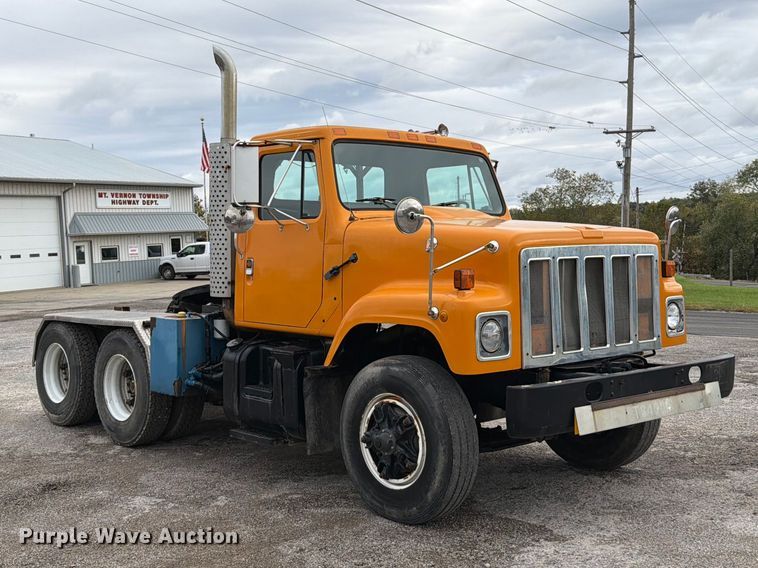 image for item FT6484 1989 International F-2575 semi truck