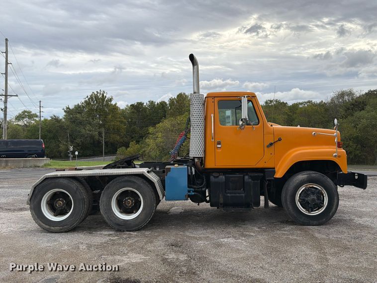 image for item FT6484 1989 International F-2575 semi truck