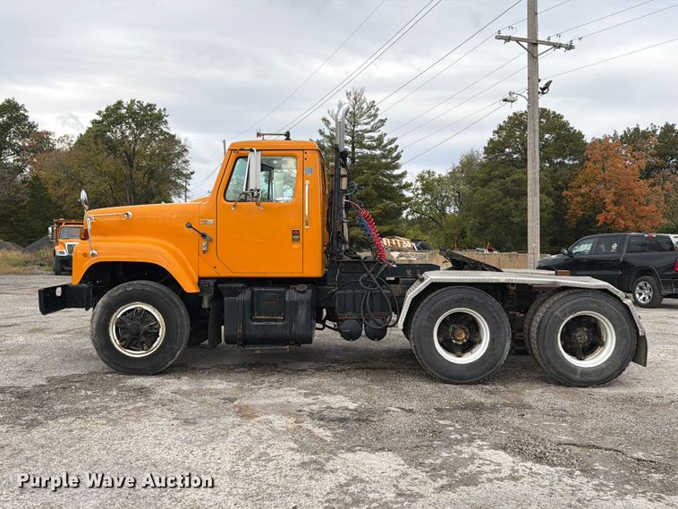 image for item FT6484 1989 International F-2575 semi truck