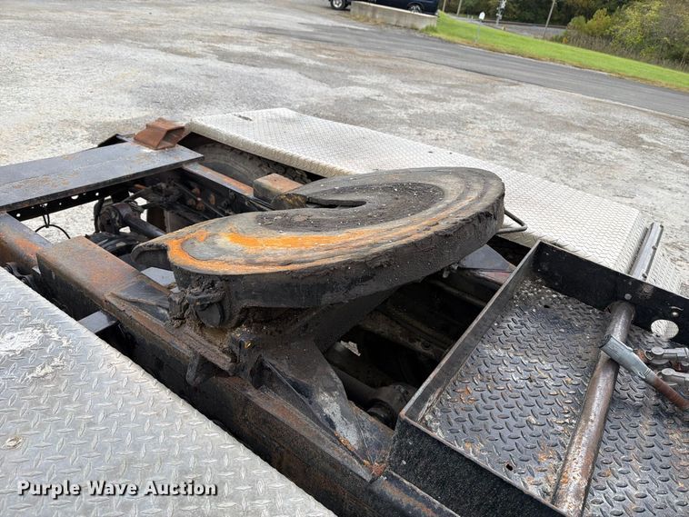 image for item FT6484 1989 International F-2575 semi truck