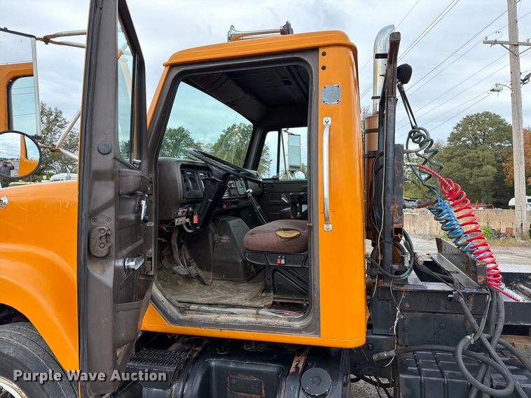 image for item FT6484 1989 International F-2575 semi truck