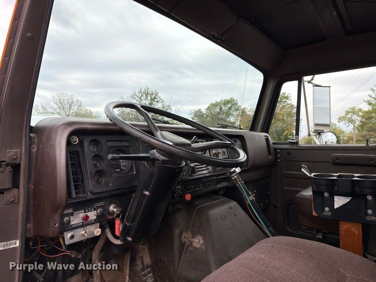image for item FT6484 1989 International F-2575 semi truck