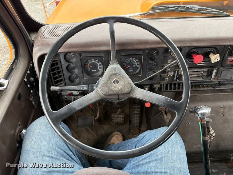 image for item FT6484 1989 International F-2575 semi truck