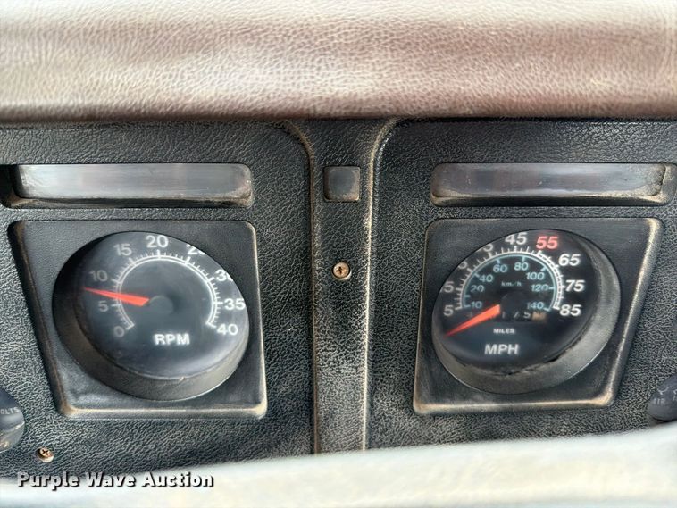 image for item FT6484 1989 International F-2575 semi truck