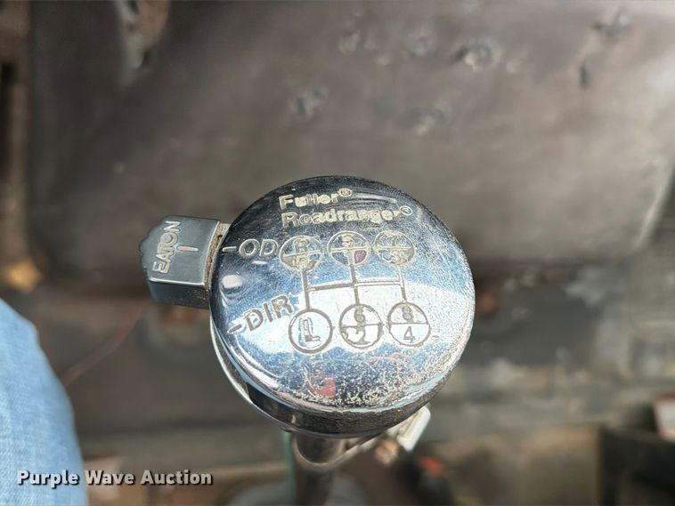 image for item FT6484 1989 International F-2575 semi truck
