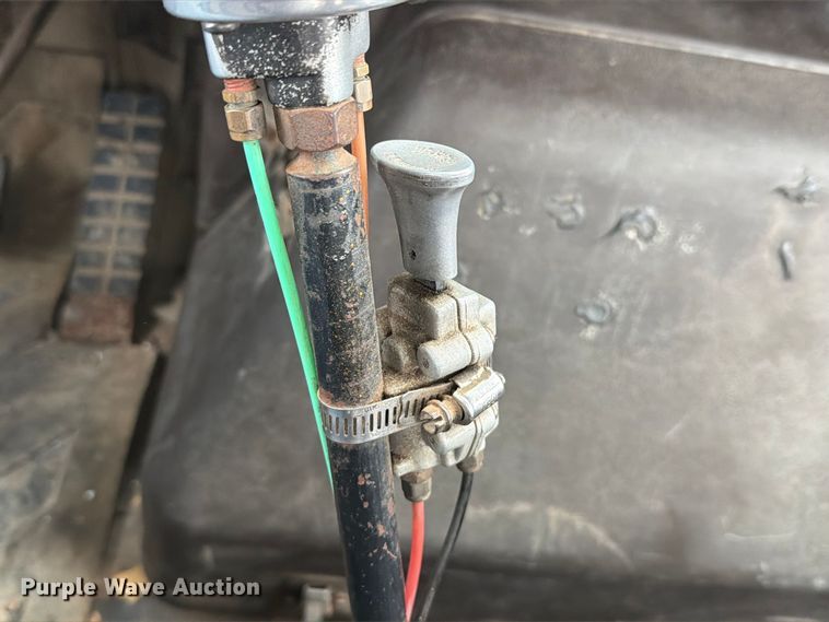 image for item FT6484 1989 International F-2575 semi truck