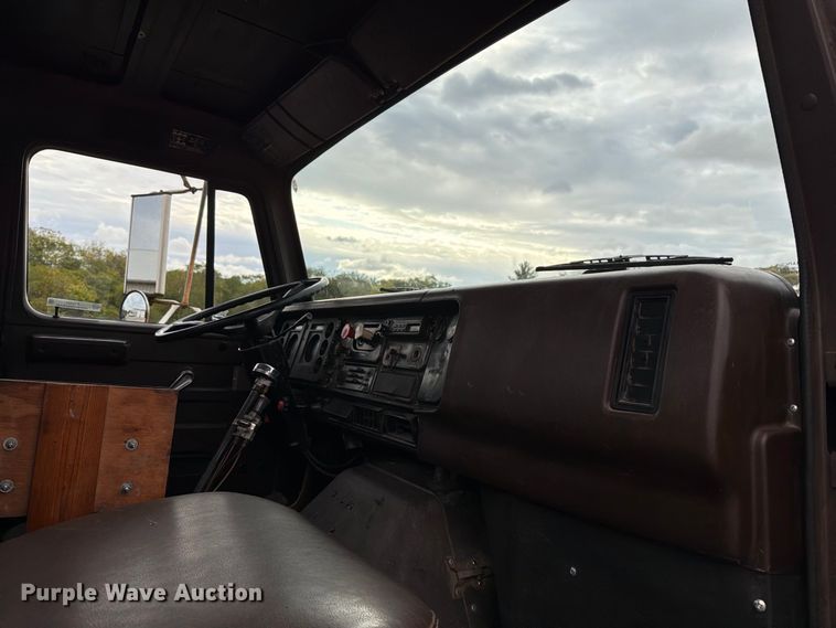 image for item FT6484 1989 International F-2575 semi truck
