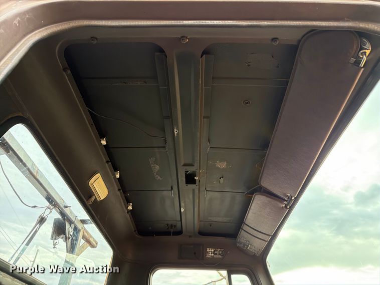 image for item FT6484 1989 International F-2575 semi truck