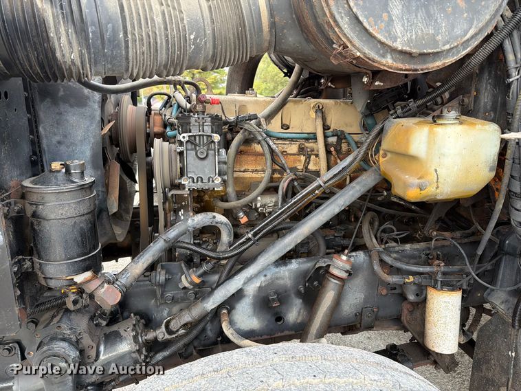 image for item FT6484 1989 International F-2575 semi truck