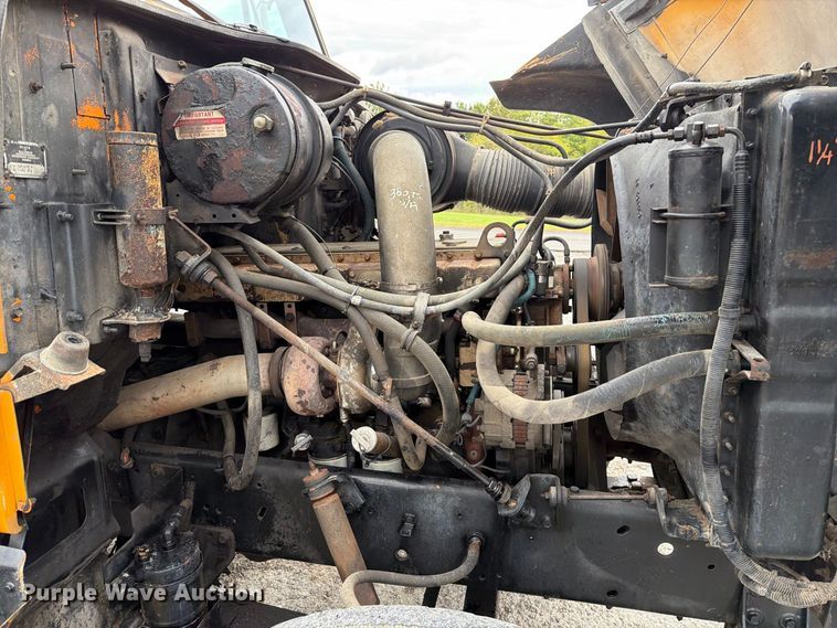 image for item FT6484 1989 International F-2575 semi truck