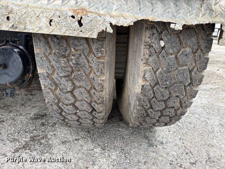 image for item FT6484 1989 International F-2575 semi truck