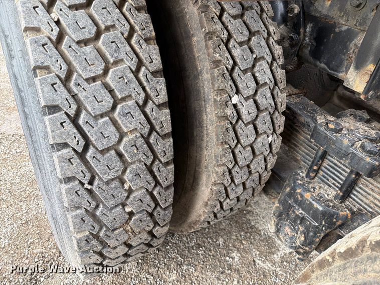 image for item FT6484 1989 International F-2575 semi truck
