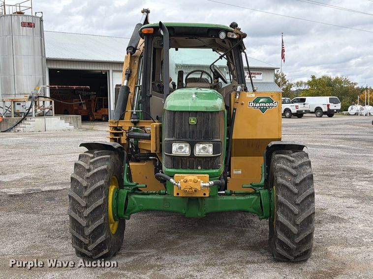 image for item FT6485 2010 John Deere 7230 MFWD tractor
