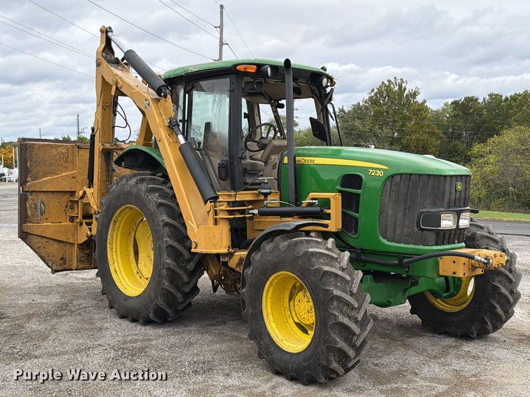 image for item FT6485 2010 John Deere 7230 MFWD tractor